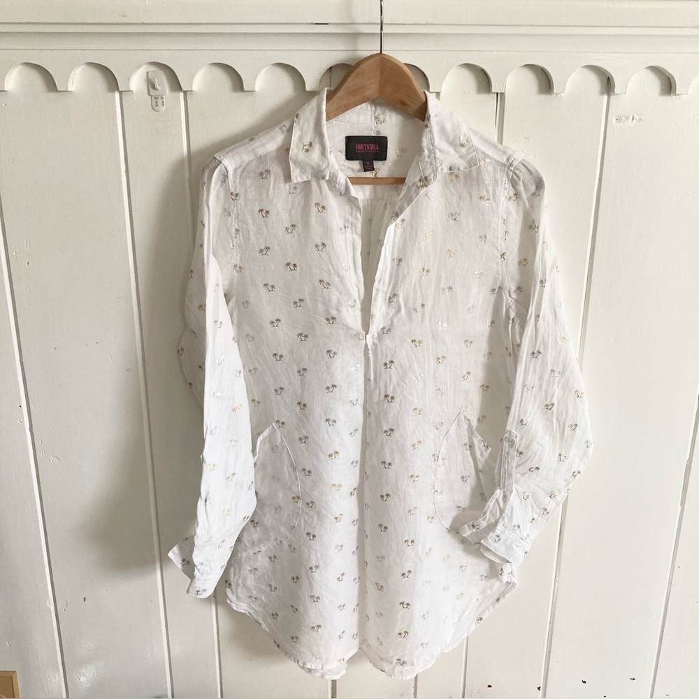 FORCYNTHIA / White linen swim coverup with tiny  silver and gold palm trees